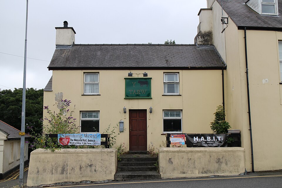 Y Tarw pub